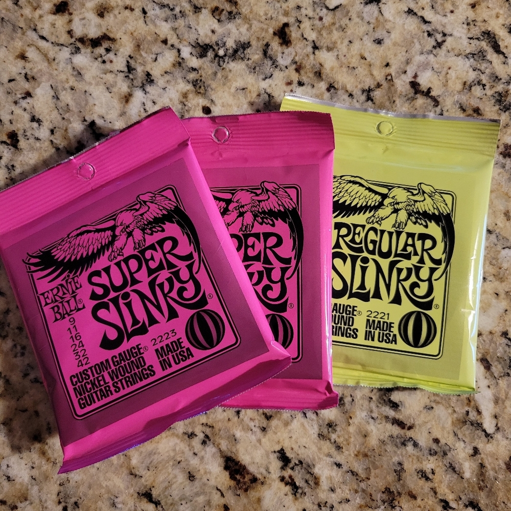 Ernie Ball Slinky Electric Guitar Strings 3 pks